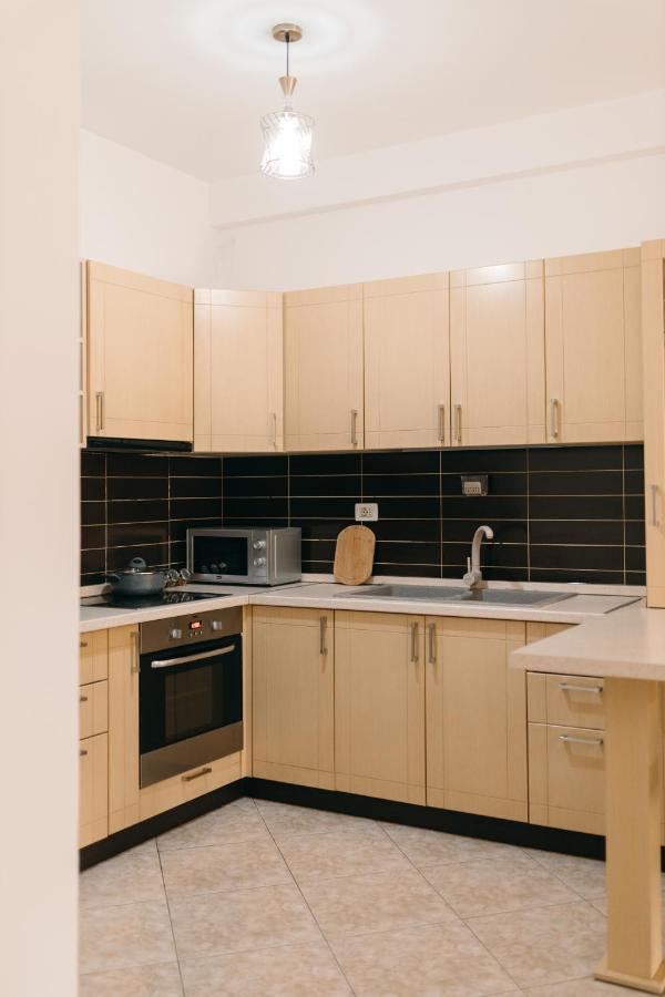 Rs Place 1-Bedroom Apartment Тирана Экстерьер фото