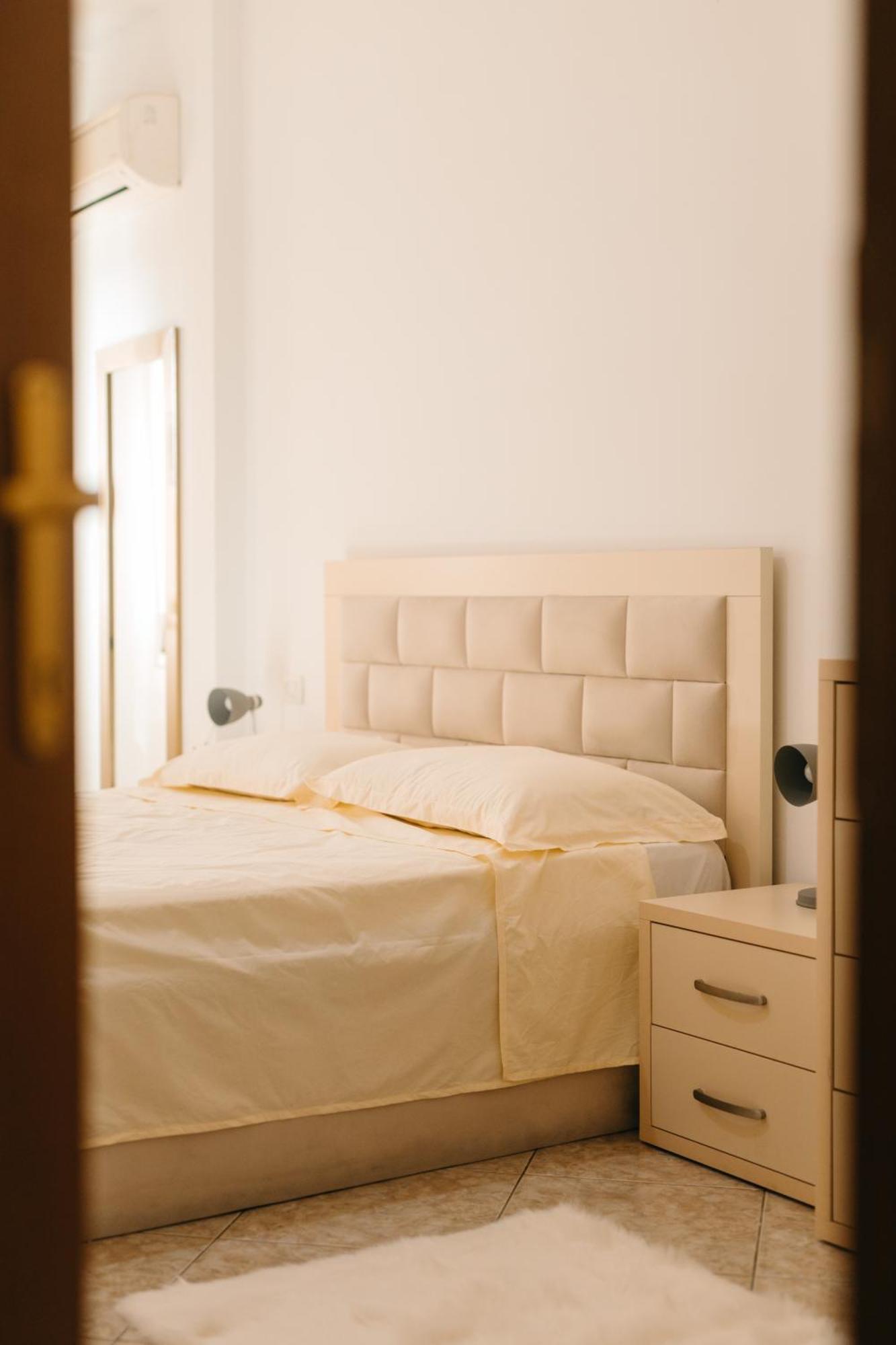 Rs Place 1-Bedroom Apartment Тирана Экстерьер фото