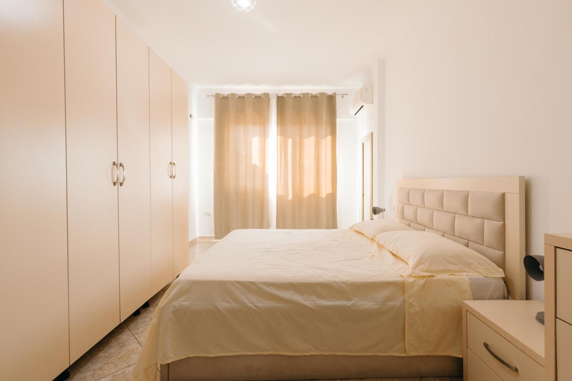 Rs Place 1-Bedroom Apartment Тирана Экстерьер фото